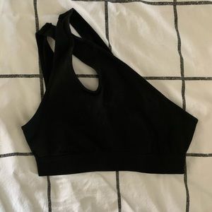 Off the shoulder cropped tank